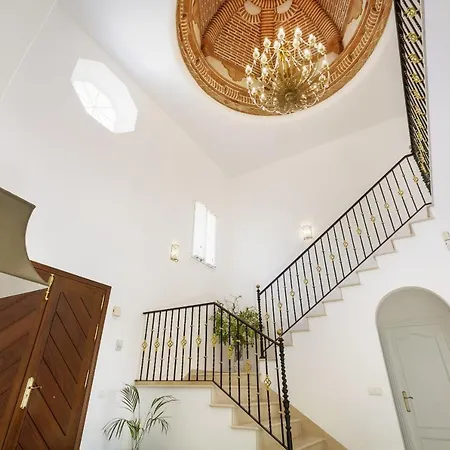 La Quinta 5 Bedroom With Heated Pool