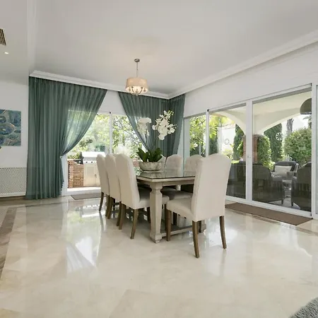 Villa La Quinta 5 Bedroom With Heated Pool *